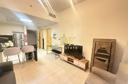 شقة - غرفة نوم - 2 حمامات للايجار في بن غاطي روز - منطقة 15 - قرية جميرا الدائرية - دبي