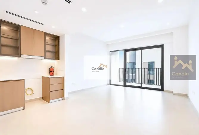 High Floor | Corner Unit | Creek & Courtyard View, photo 5