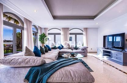 Villa - 5 Bedrooms - 6 Bathrooms for rent in Garden Homes Frond L - Garden Homes - Palm Jumeirah - Dubai