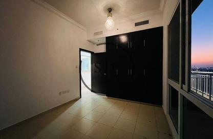 Apartment - 1 - 1 for rent in Mazaya 12 - Queue Point - Liwan - Dubai