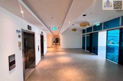 Apartment - 1 Bedroom - 2 Bathrooms for rent in Corniche Tower - Ajman Corniche Road - Ajman