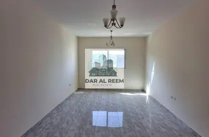 شقة - 2 غرف نوم - 2 حمامات للايجار في شارع التعاون الجديد - التعاون - الشارقة