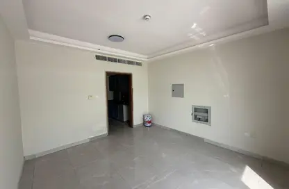 شقة - 1 حمام للايجار في مجمع مويلح - تجارية مويلح - الشارقة