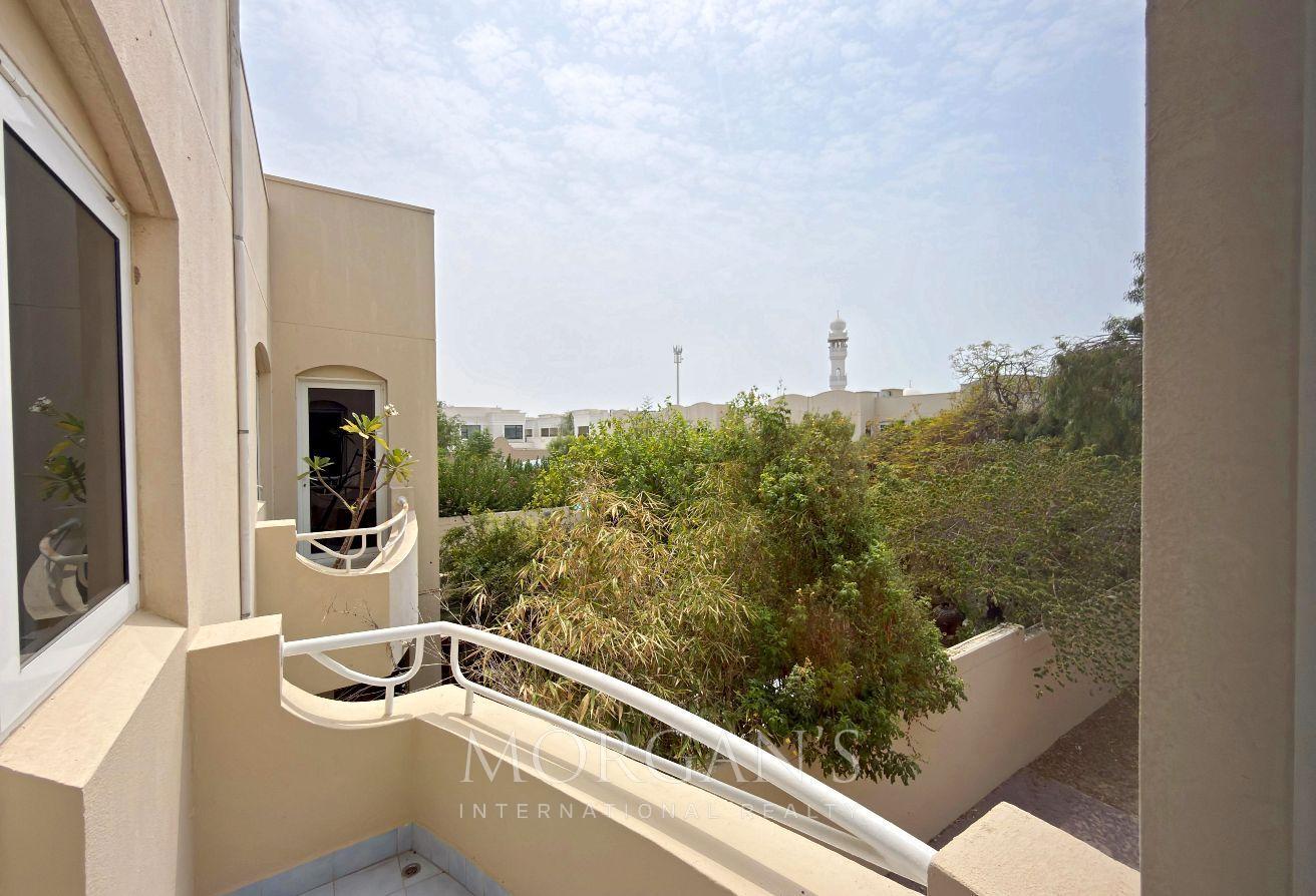 Jumeirah 1 Villa | 4BR + Maid's | Private Yards photo 14