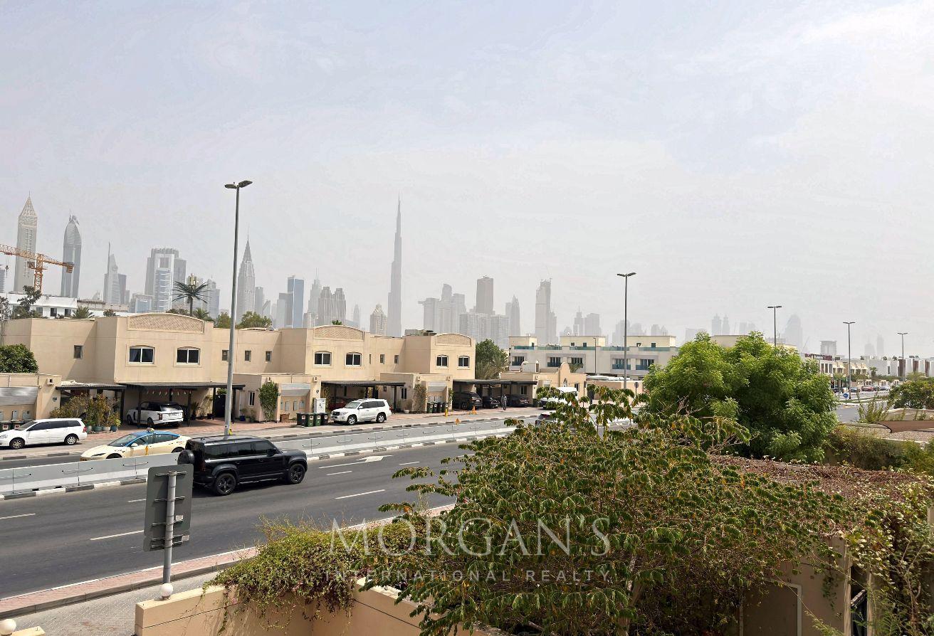 Jumeirah 1 Villa | 4BR + Maid's | Private Yards photo 17