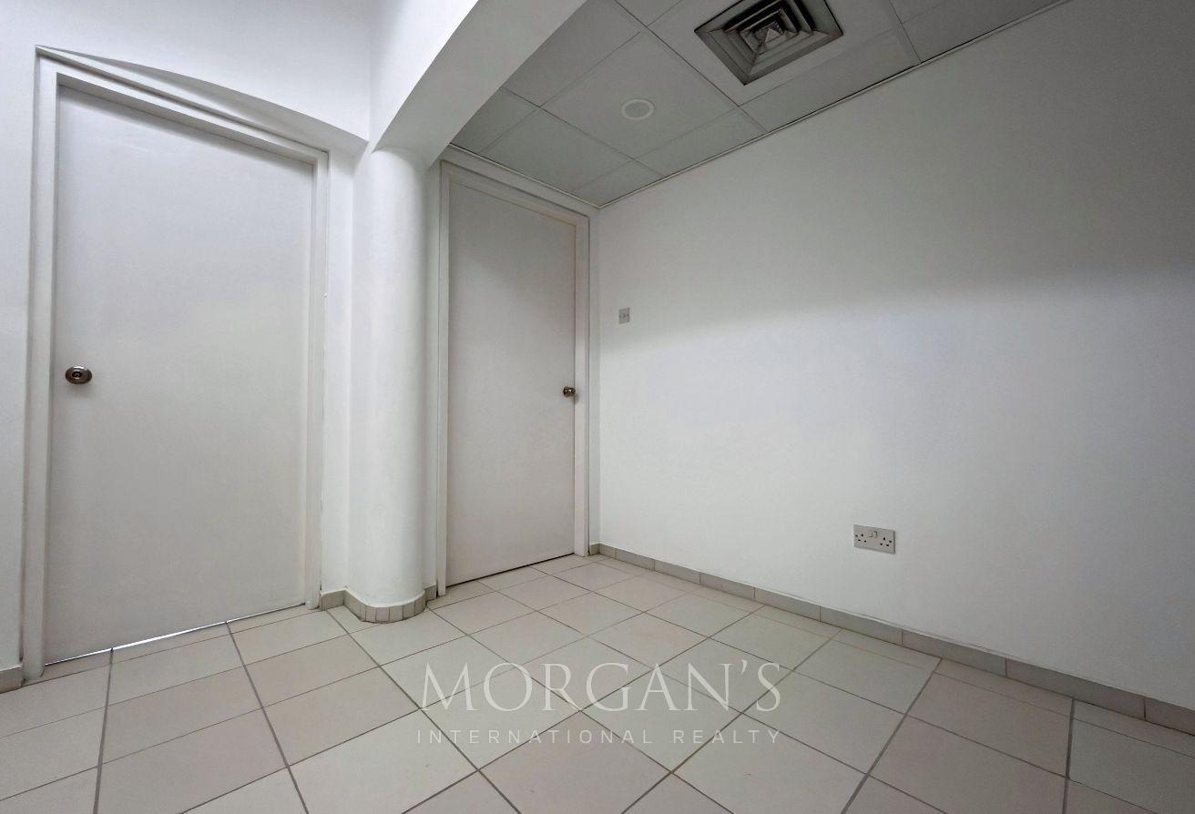 Jumeirah 1 Villa | 4BR + Maid's | Private Yards photo 6