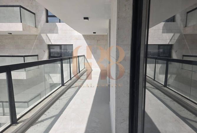 100410147 - Property Image 2