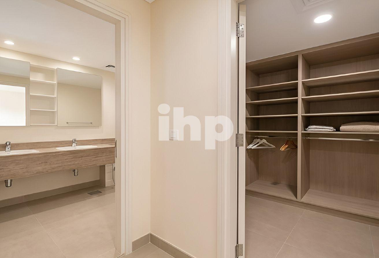 Luxury 4 Bed + Maid | Greenbelt | Prime location photo 20