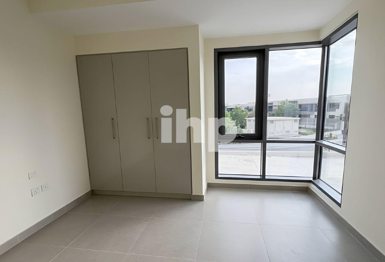 Luxury 4 Bed + Maid | Greenbelt | Prime location photo 14
