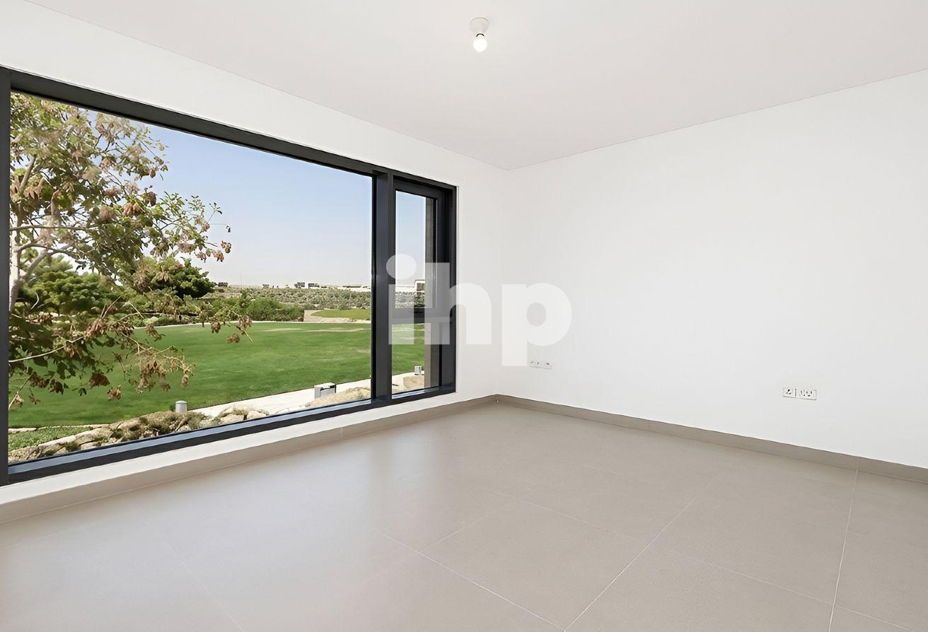 Luxury 4 Bed + Maid | Greenbelt | Prime location photo 5