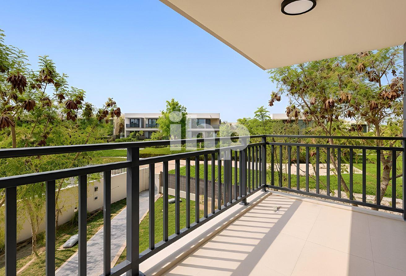 Luxury 4 Bed + Maid | Greenbelt | Prime location photo 10