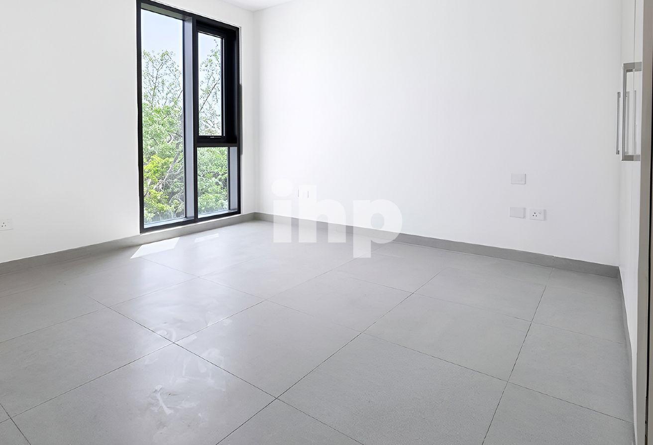 Luxury 4 Bed + Maid | Greenbelt | Prime location photo 16
