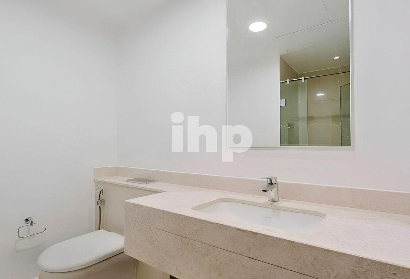 Luxury 4 Bed + Maid | Greenbelt | Prime location photo 23