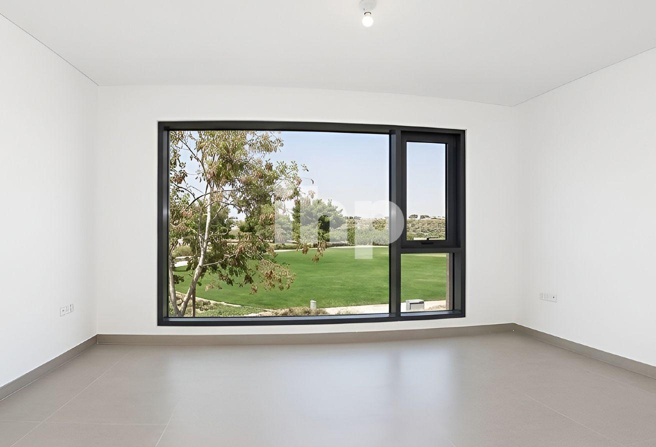 Luxury 4 Bed + Maid | Greenbelt | Prime location photo 6