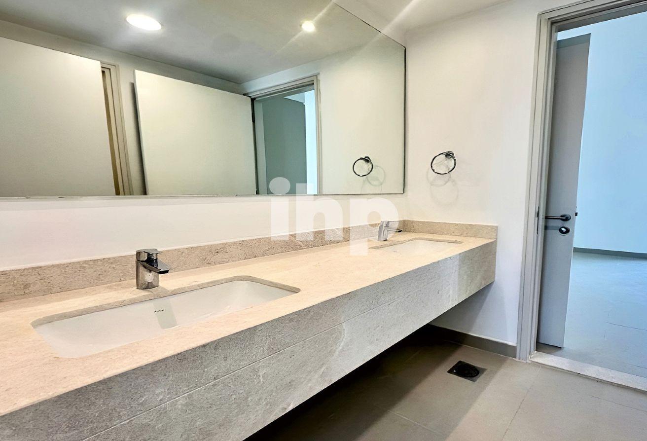 Luxury 4 Bed + Maid | Greenbelt | Prime location photo 21