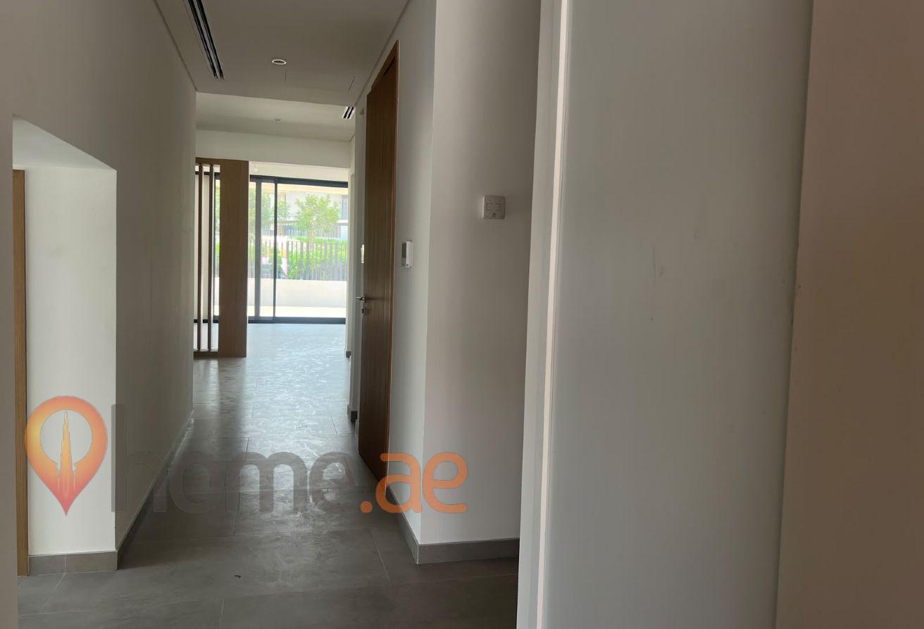 Luxury Park Facing l Huge Plot l Multiple Options photo 5