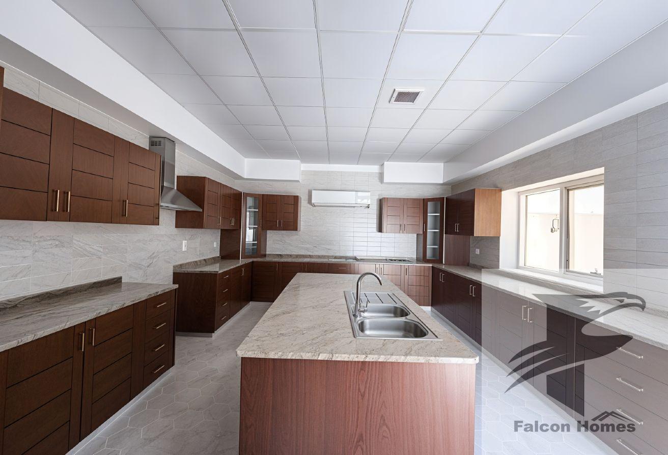 Spacious 6BR Villa with Garden | Ready to Move photo 18