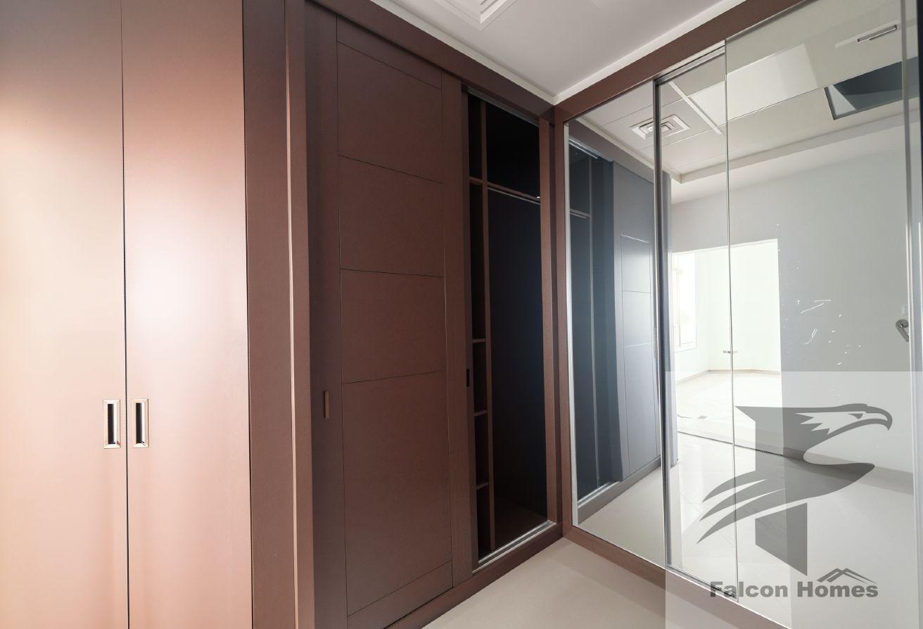 Spacious 6BR Villa with Garden | Ready to Move photo 8