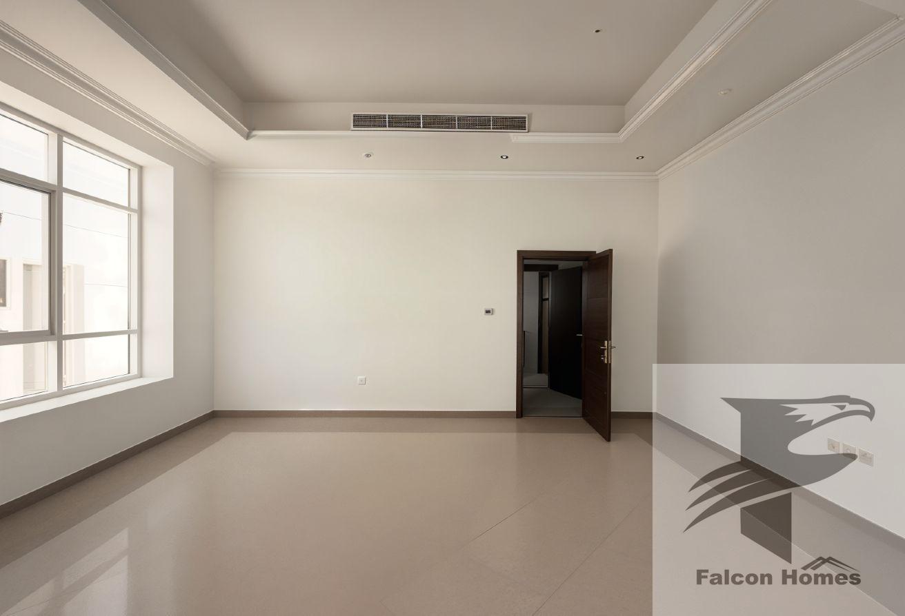 Spacious 6BR Villa with Garden | Ready to Move photo 7