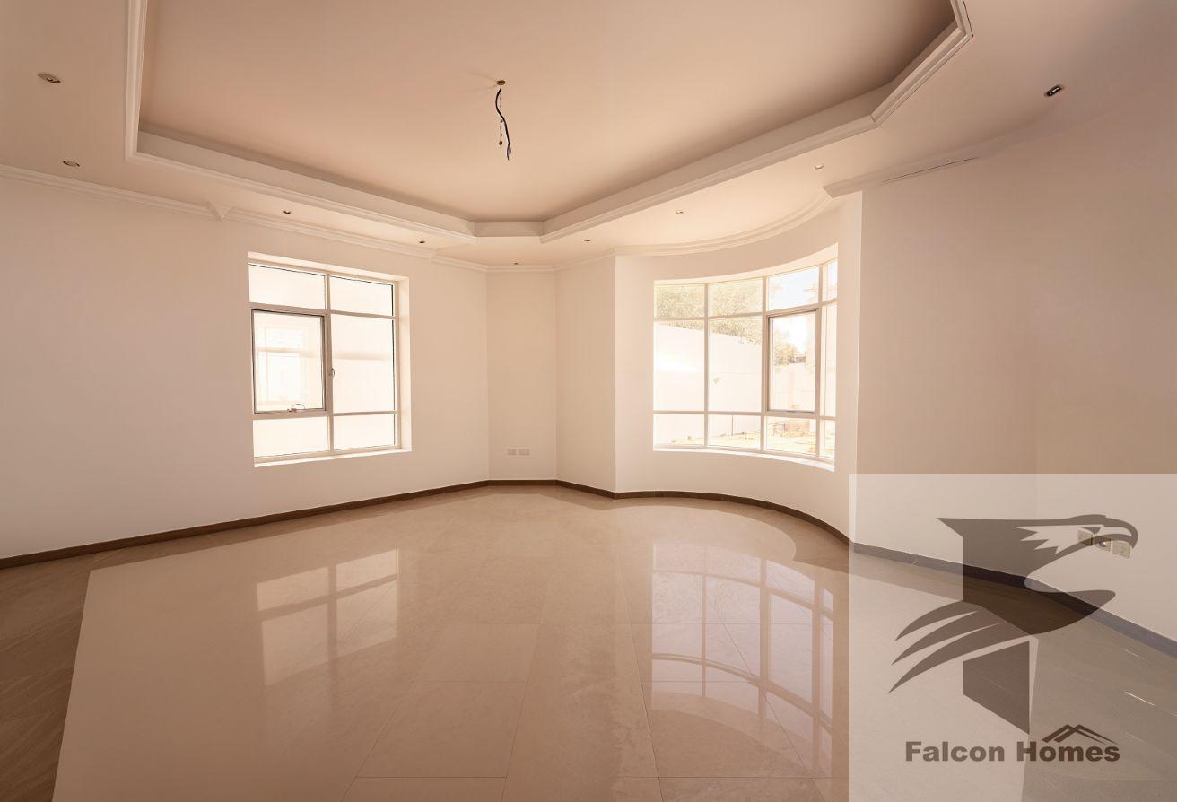 Spacious 6BR Villa with Garden | Ready to Move photo 4