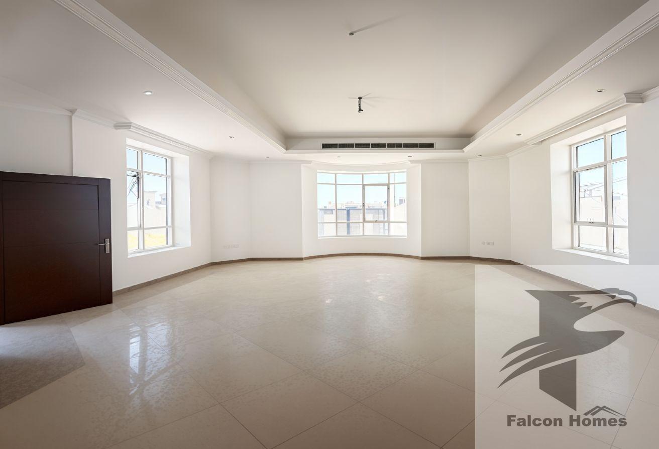 Spacious 6BR Villa with Garden | Ready to Move photo 3