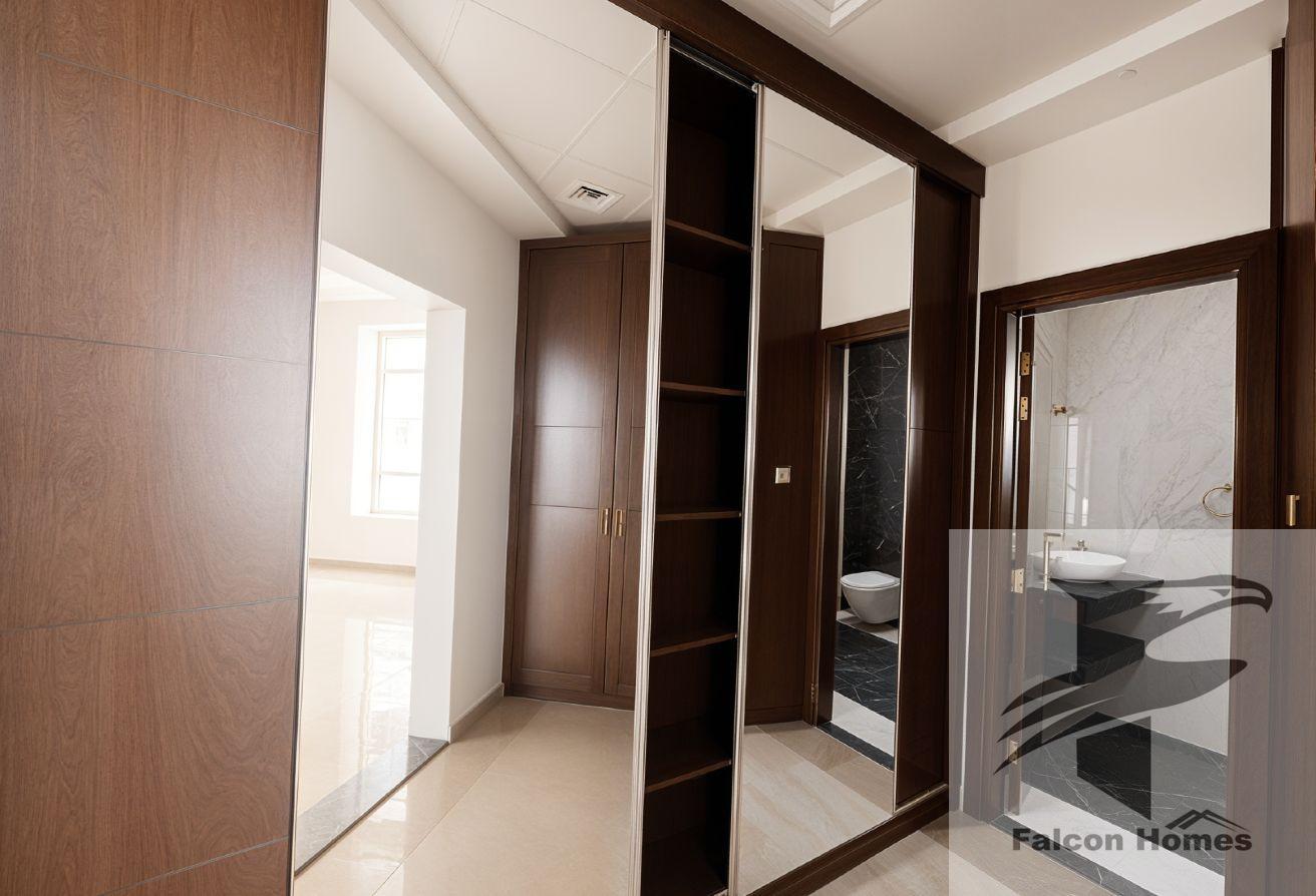 Spacious 6BR Villa with Garden | Ready to Move photo 5