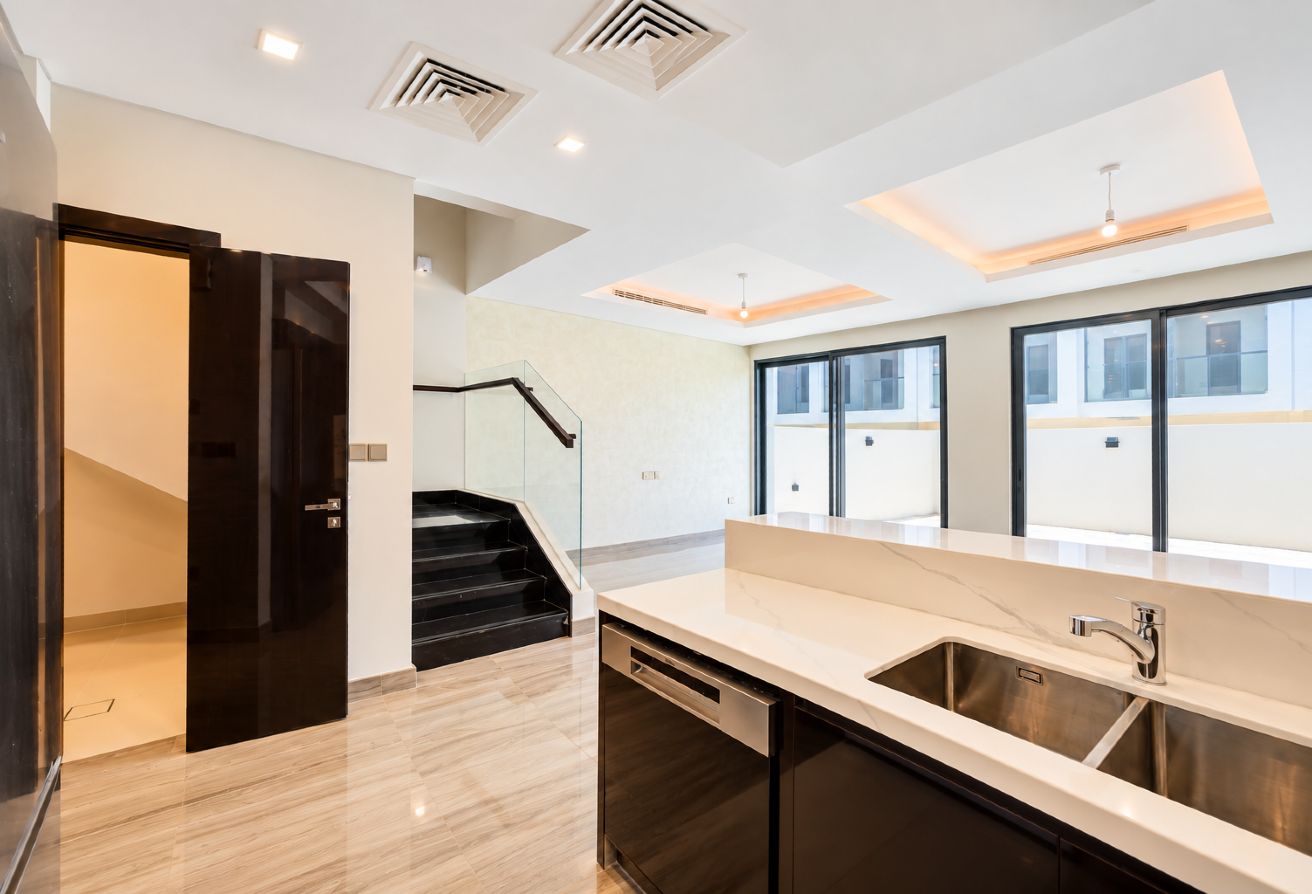 4 bedroom townhouse in Bel Air, Damac Hills: 5