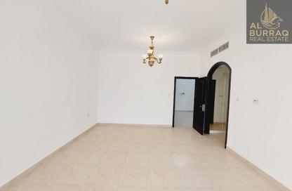 Villa - 4 Bedrooms - 5 Bathrooms for rent in Mirdif - Dubai