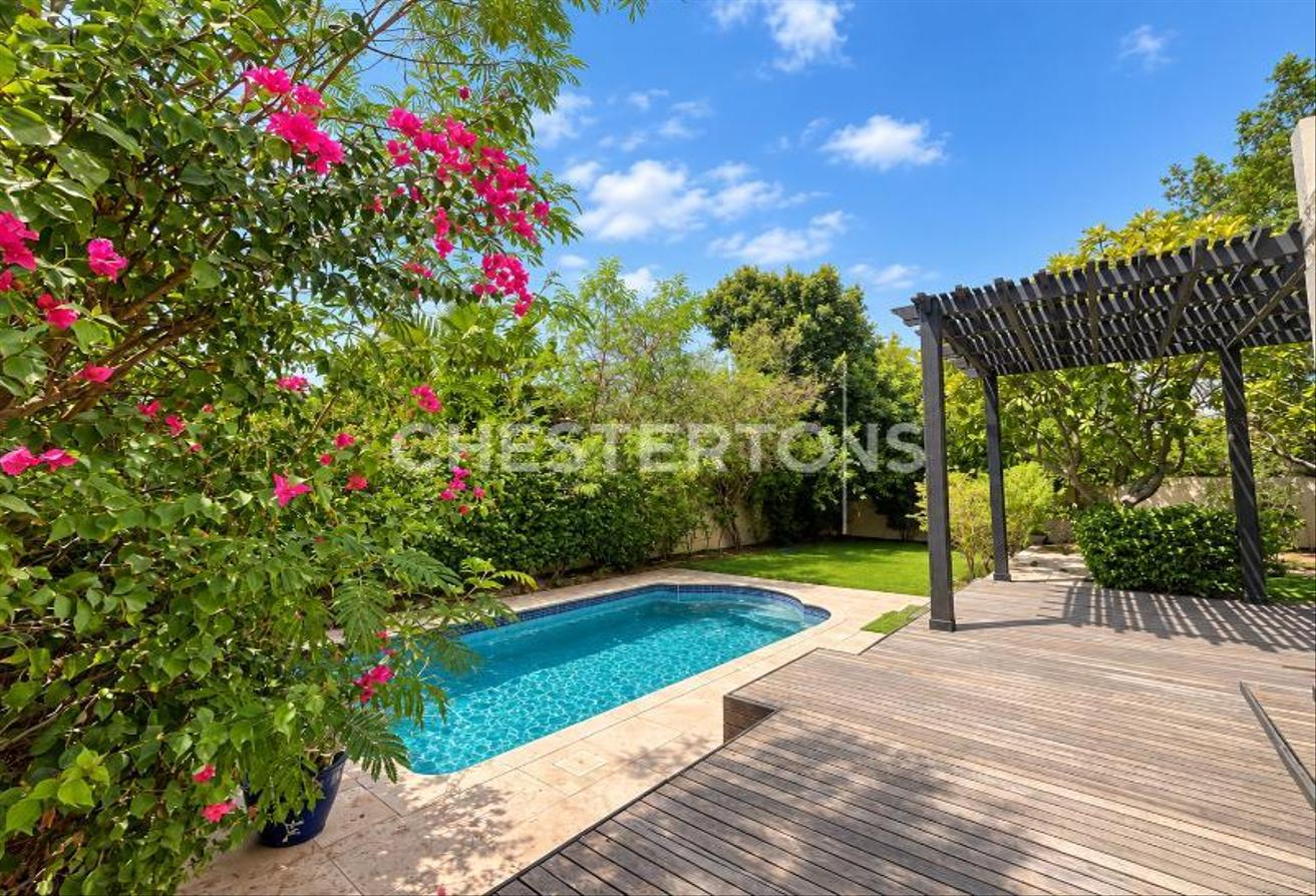 Peaceful Gated Community | Pool & Mature Garden photo 4