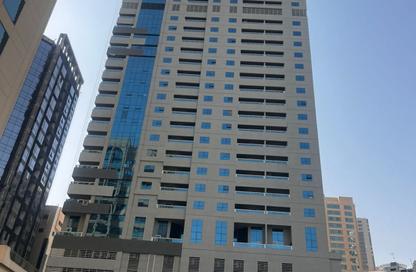 Apartment - 3 Bedrooms - 4 Bathrooms for rent in Sarab Tower - Al Khan - Sharjah