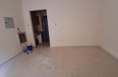 Apartment - Studio - 1 for rent in Muwailih Building - Muwaileh - Sharjah