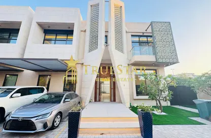 Villa - 5 Bedrooms - 6 Bathrooms for rent in Jumeirah 3 Villas - Jumeirah 3 - Jumeirah - Dubai