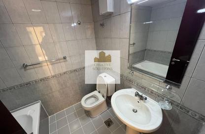 Apartment - 2 Bedrooms - 2 Bathrooms for rent in The Gardens Building 129 - The Gardens Buildings - The Gardens - Dubai