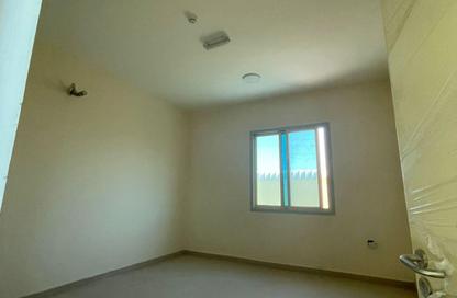 سكن عمال - استوديو - 8 حمامات للايجار في سيح البانة - رأس الخيمة