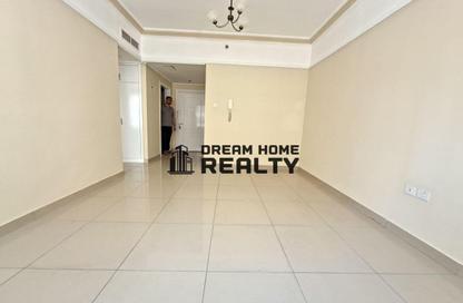 Apartment - 1 Bedroom - 2 Bathrooms for rent in Sharjah 555 Tower - Al Khan Corniche - Al Khan - Sharjah Apartment - 1 Bedroom - 2 Bathrooms for rent in Sharjah 555 Tower - Al Khan Corniche - Al Khan - Sharjah