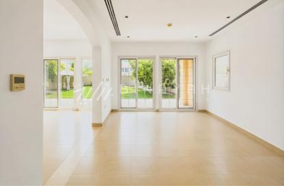 Villa - 2 - 4 for rent in District 16 - Jumeirah Village Circle - Dubai Villa - 2 - 4 for rent in District 16 - Jumeirah Village Circle - Dubai