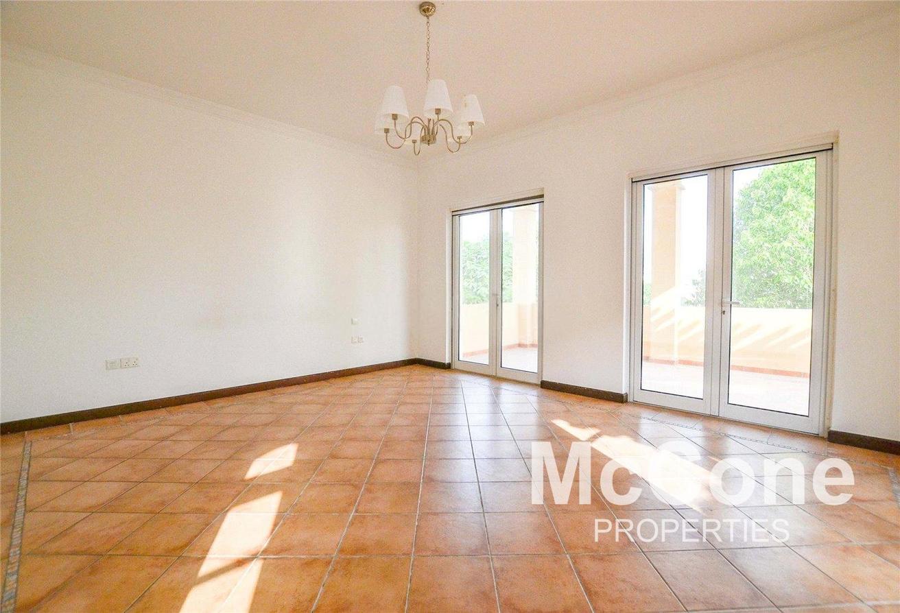 Valencia | Private Pool | Spacious Family Living photo 11