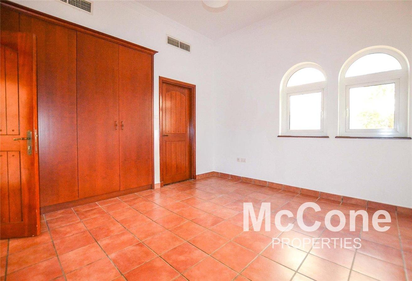 Valencia | Private Pool | Spacious Family Living photo 16