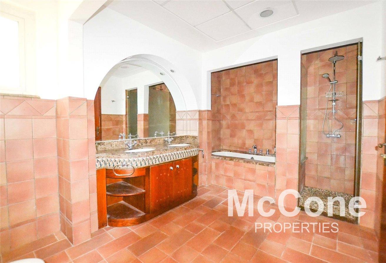 Valencia | Private Pool | Spacious Family Living photo 18