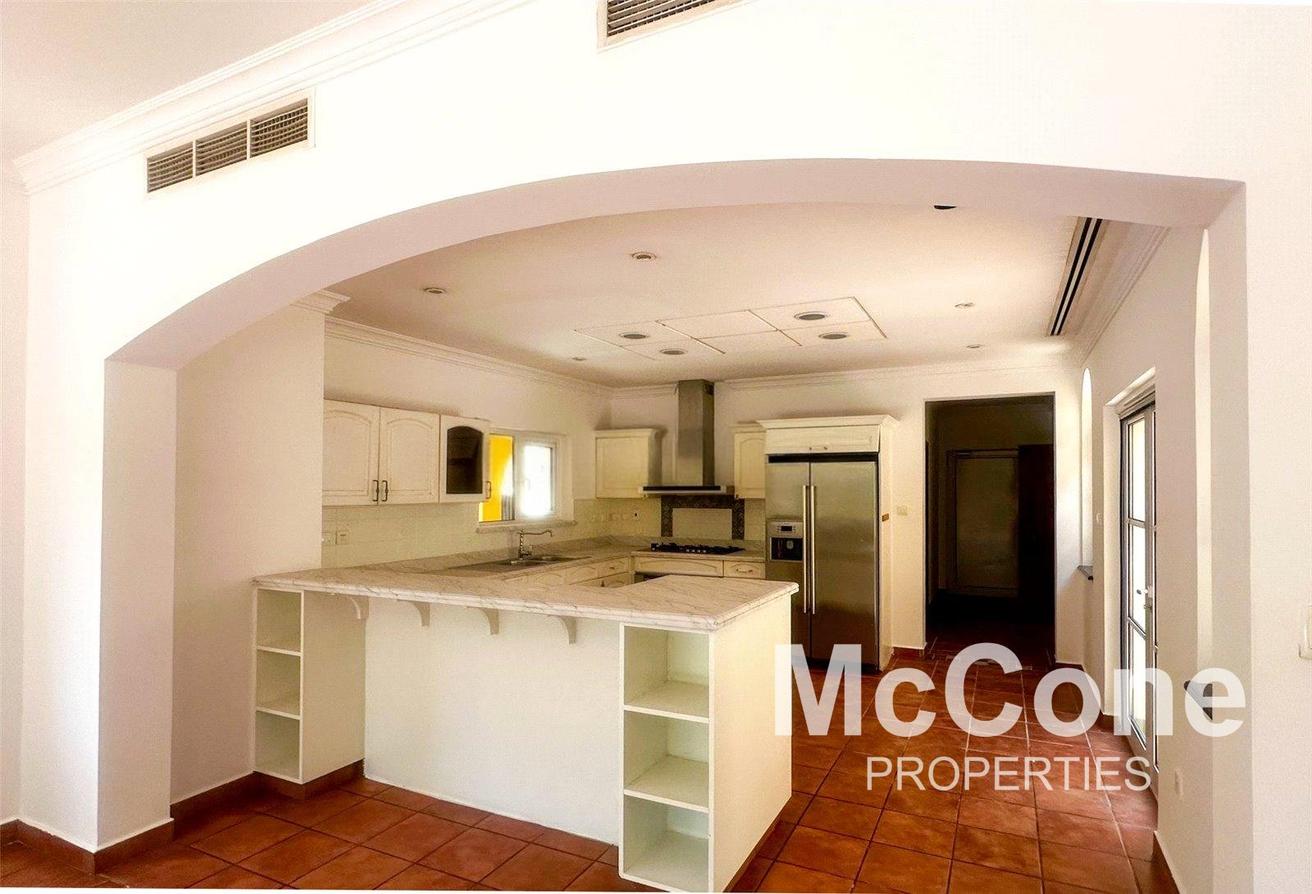 Valencia | Private Pool | Spacious Family Living photo 10