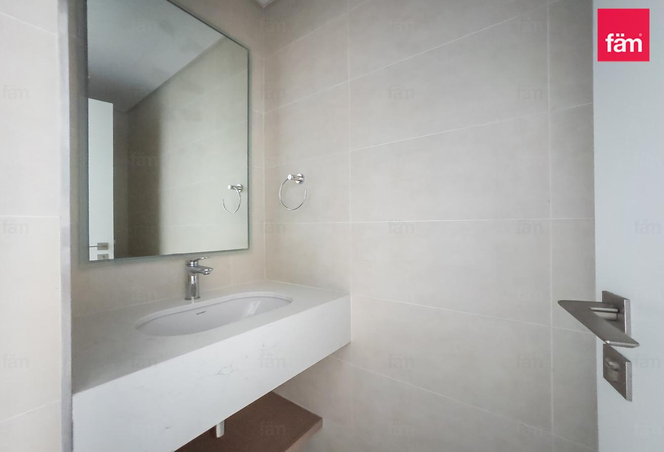 Sea View| Burj View | 2 Bed Bright Unit photo 21