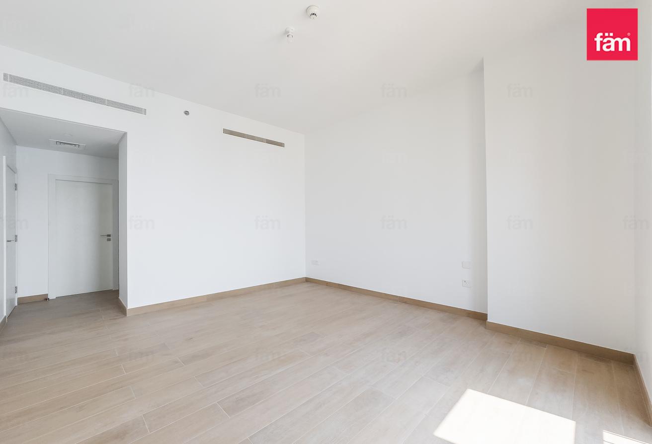 Sea View| Burj View | 2 Bed Bright Unit photo 14