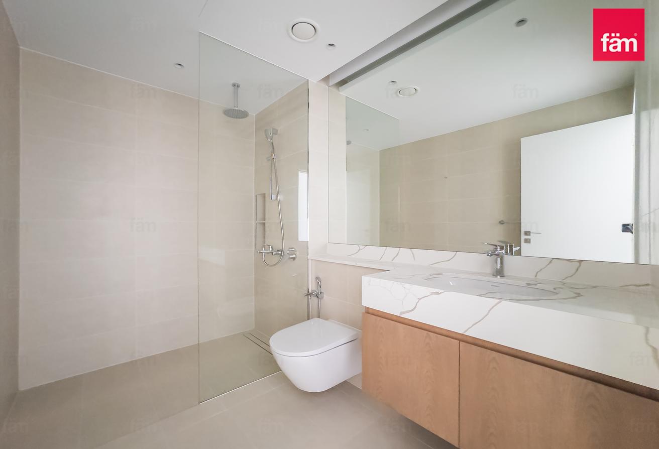 Sea View| Burj View | 2 Bed Bright Unit photo 20