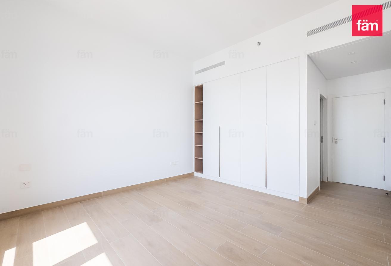 Sea View| Burj View | 2 Bed Bright Unit photo 15