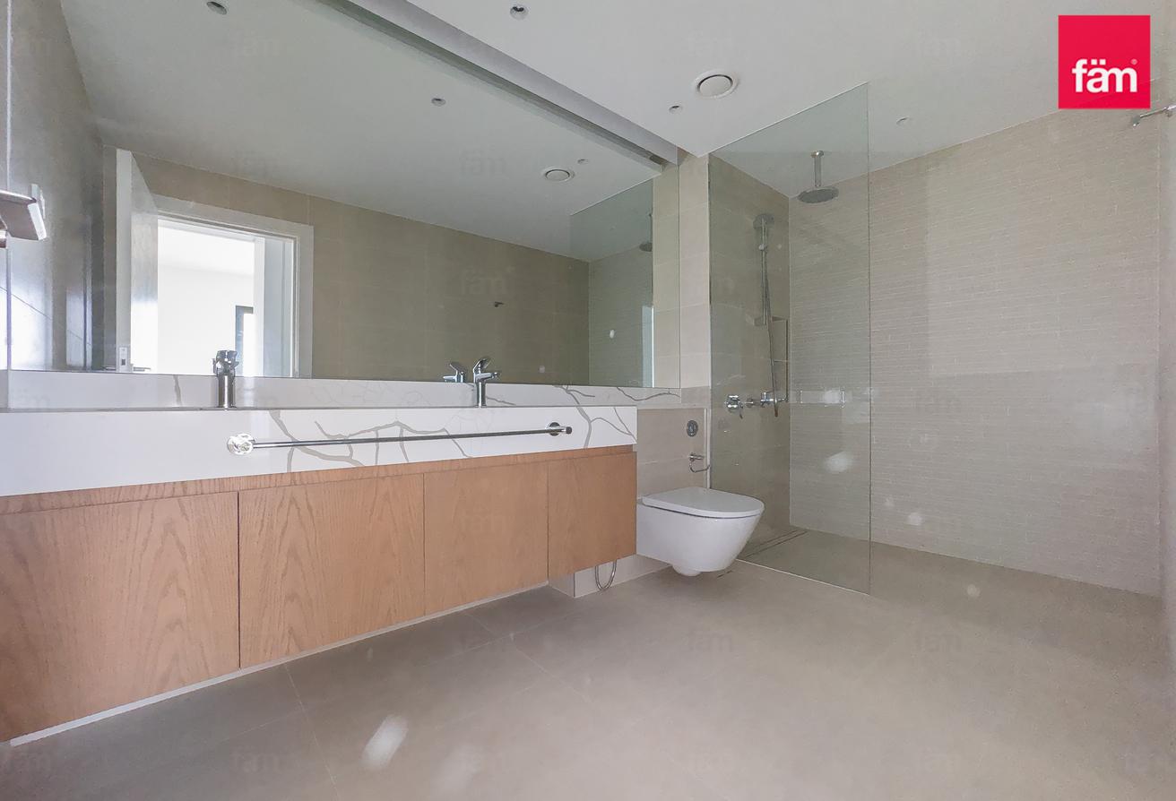 Sea View| Burj View | 2 Bed Bright Unit photo 19