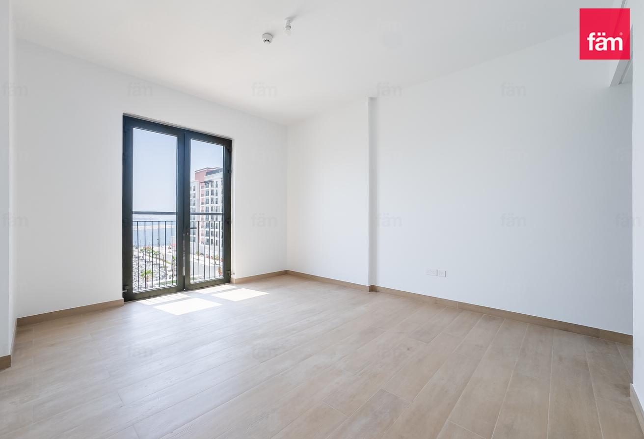 Sea View| Burj View | 2 Bed Bright Unit photo 9