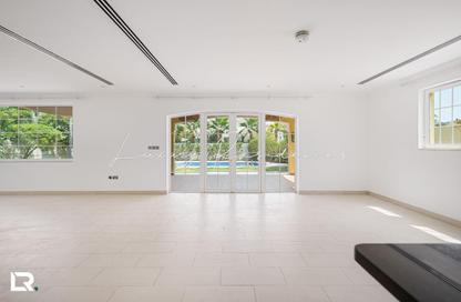 Villa - 4 Bedrooms - 5 Bathrooms for rent in District 4 - Jumeirah Park - Dubai