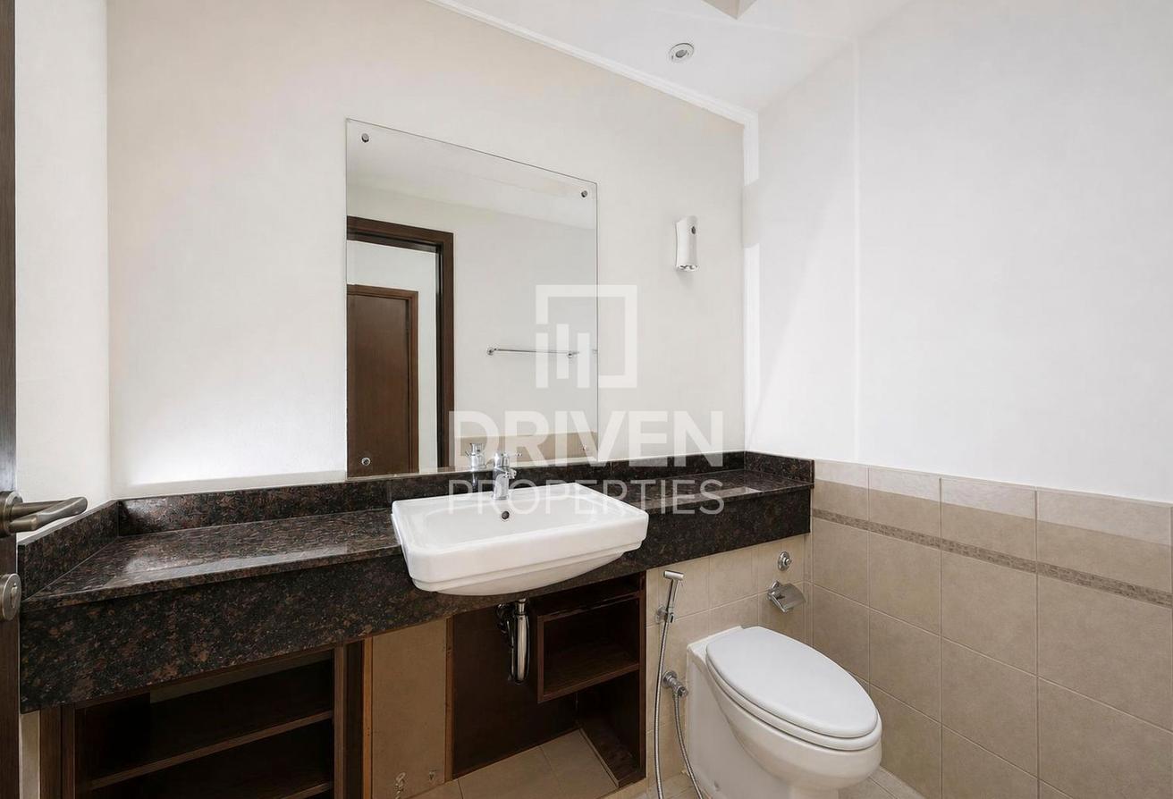 Vacant | Huge Plot | Well Maintained | Corner photo 19
