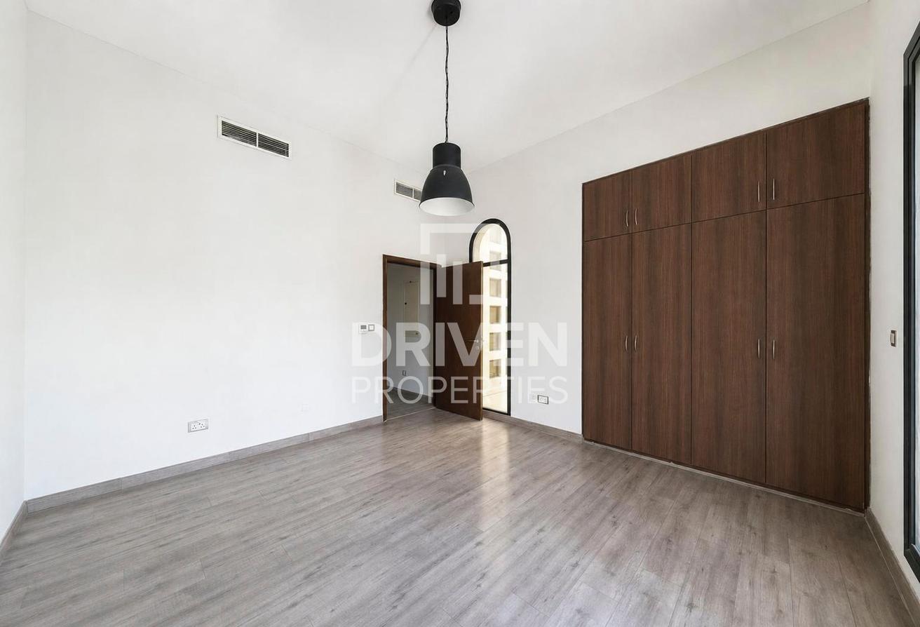 Vacant | Huge Plot | Well Maintained | Corner photo 14