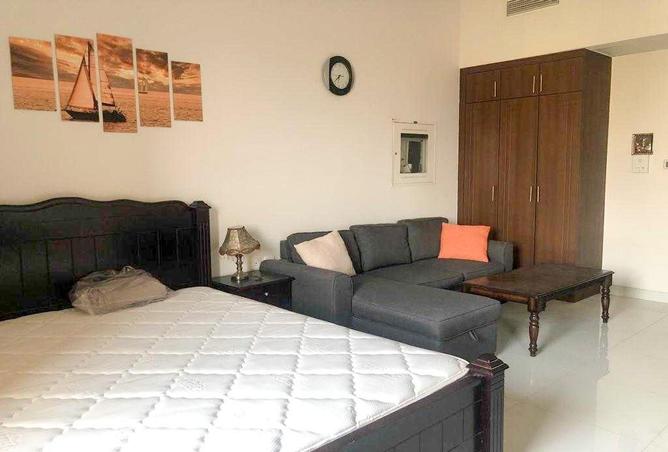 Vacant High Floor Lake View